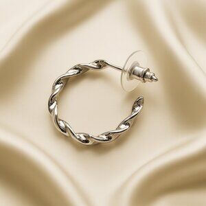 Twisted Silver Hoop Earrings – Elegant Lightweight Jewelry for Everyday & Formal